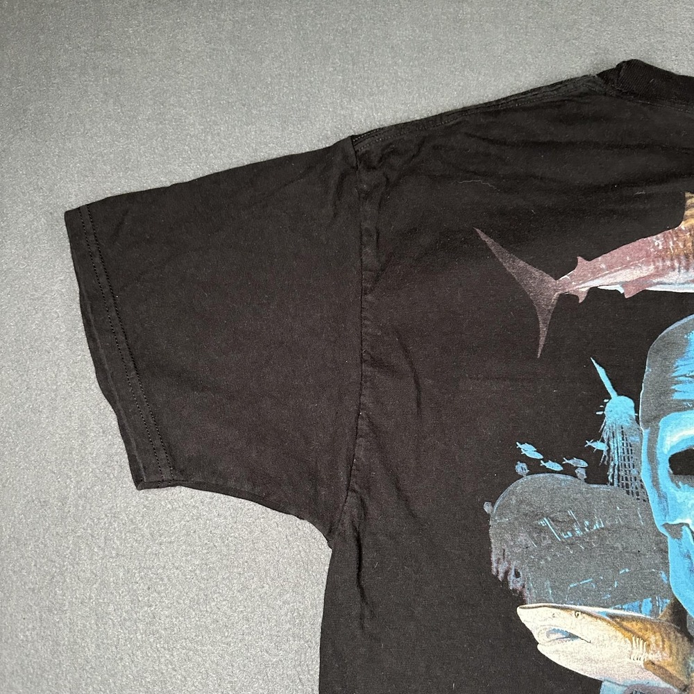 Guy Harvey Shirt Mens Large Black Pirate Skull Sharks Graphic Pocket Fishing Tee - Picture 5 of 11
